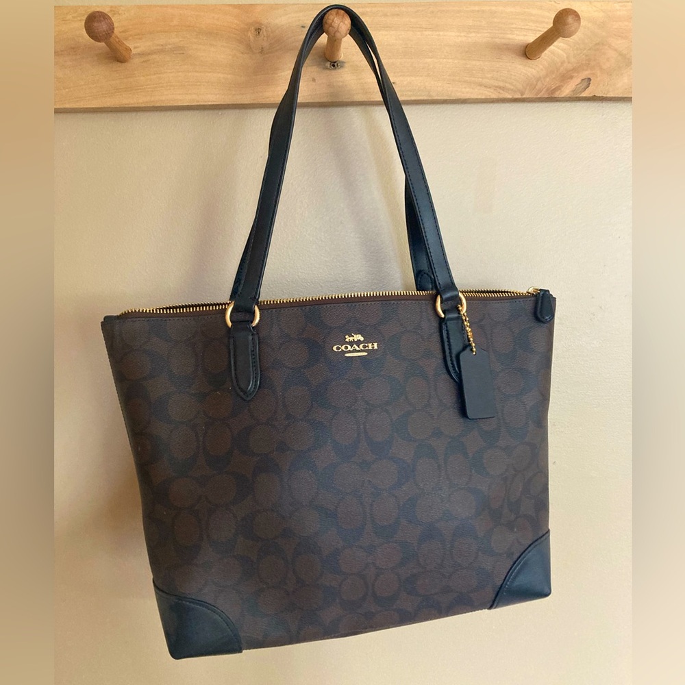 Coach Signature Zip Top Shoulder Bag Tote F29208